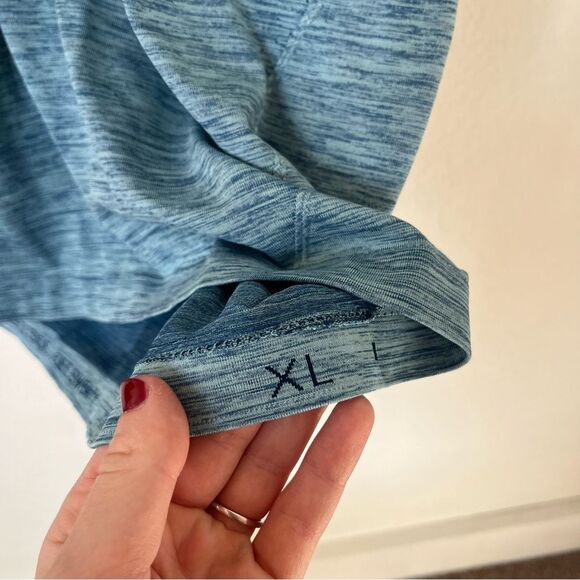 Lululemon Athletica Men's XL Polo T-shirt - Picture 6 of 9